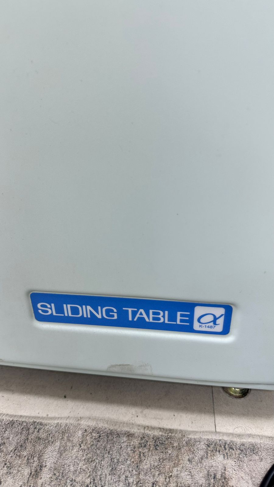 Carl zeiss slit lamp with sliding table