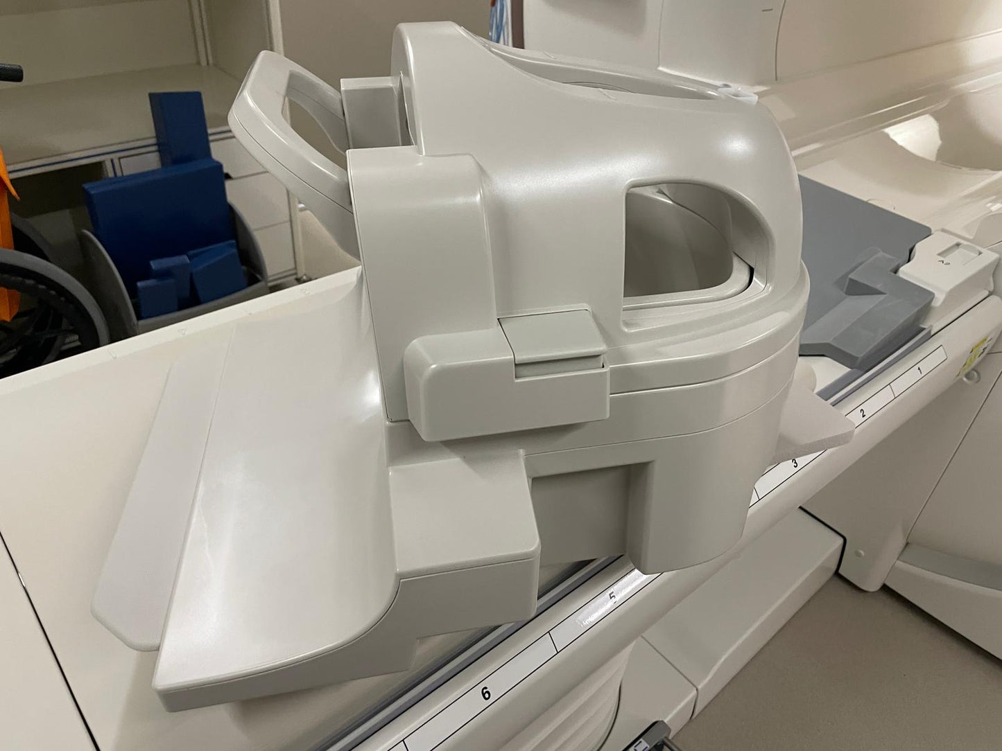 Canon Vantage Galan 1.5T MRI System