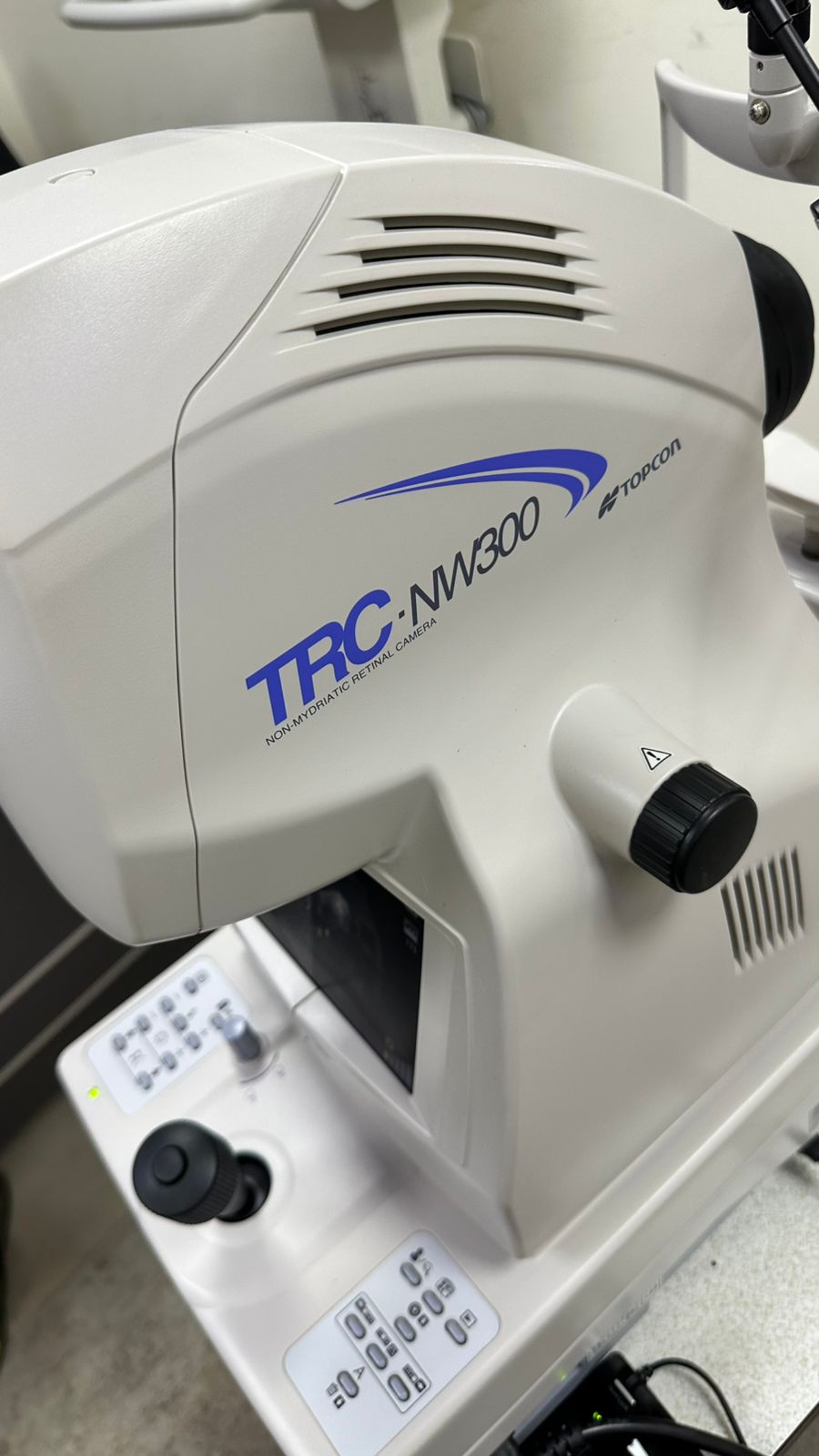 TRC NW300 Retinal camera